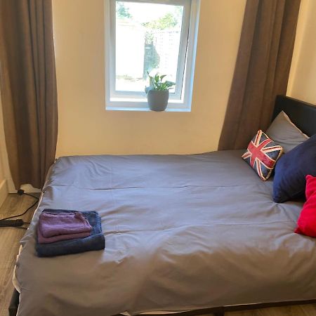 Stunning Twickenham Rugby Studio Flat Teddington Exterior photo